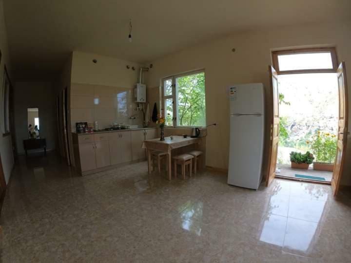 Nnn Guest House Goris Exterior photo